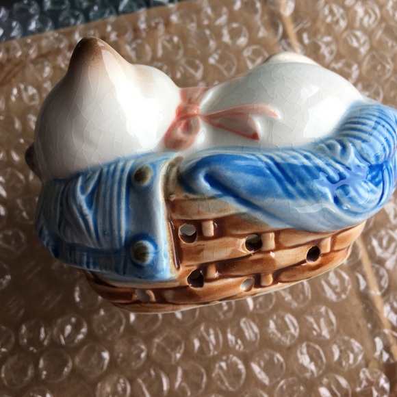 2/$20 Kitten Sleeping In A Basket Avon Collectible 1984 - Picture 6 of 8